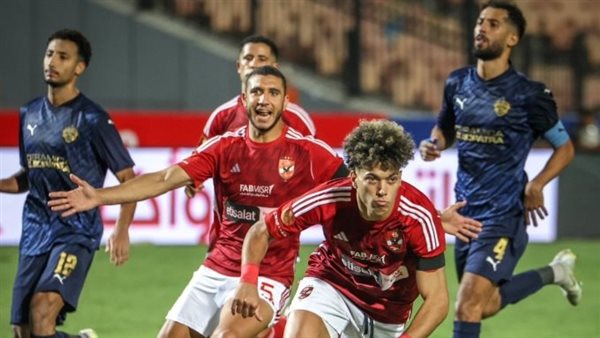 قبل دقائق من بداية اللقاء.. جراديشار وبن شرقي يقودان هجوم الأهلي أمام سيراميكا